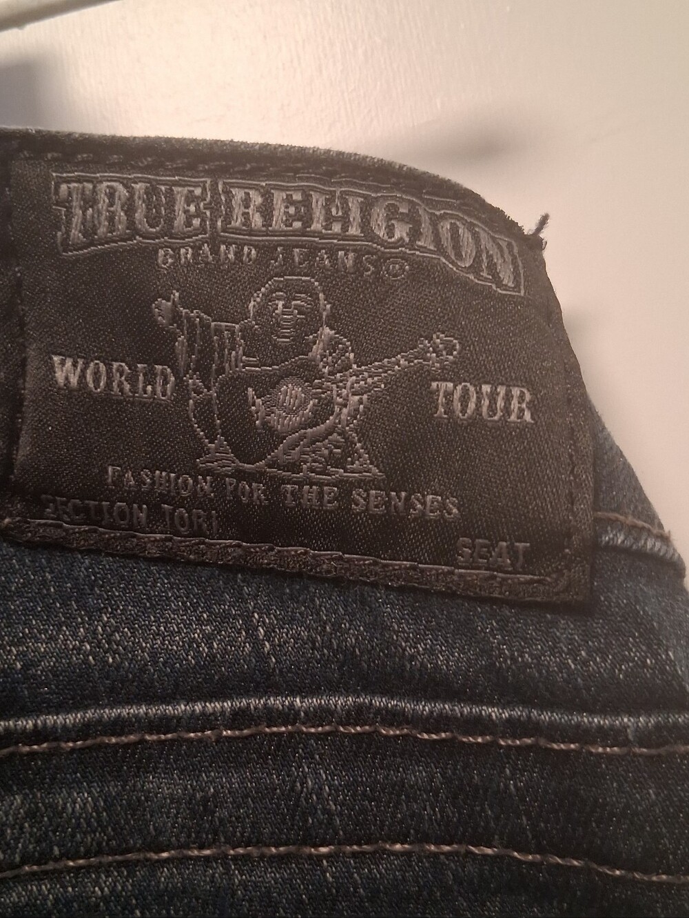 Early 2000s McBling True Religion Low Rise Dark Wash Flare Jeans Size 27 - Picture 7 of 10